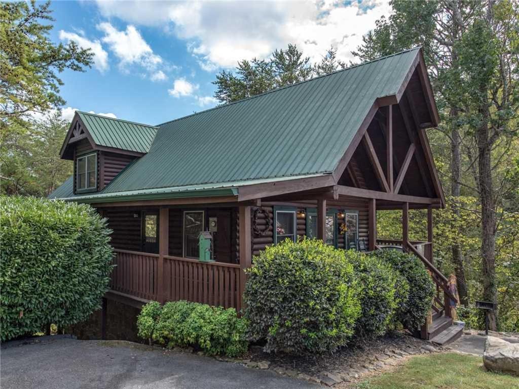 Wilderness Theater And Lodge, 3 Bedrooms, Sleeps 10, Game Room, Hot Tub Pigeon Forge