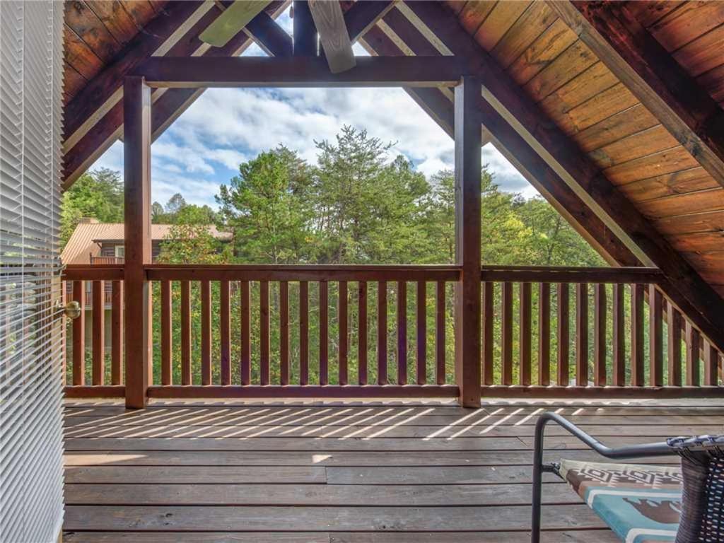 Holiday home Wilderness Theater And Lodge, 3 Bedrooms, Sleeps 10, Game Room, Hot Tub