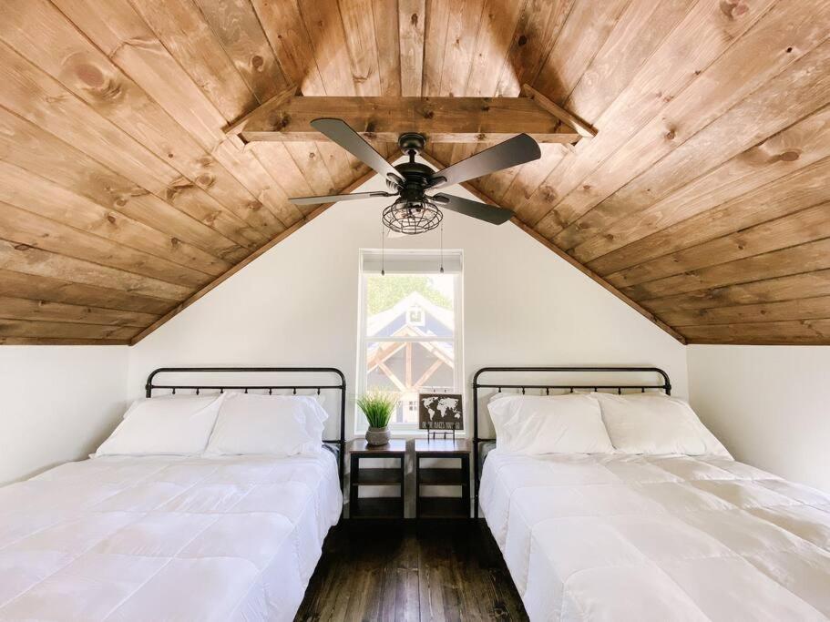 Modern Smoky Mountain Tiny House Apartment *