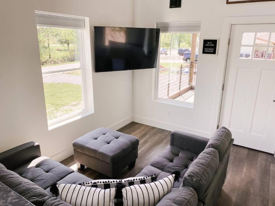 Modern Smoky Mountain Tiny House * Pigeon Forge