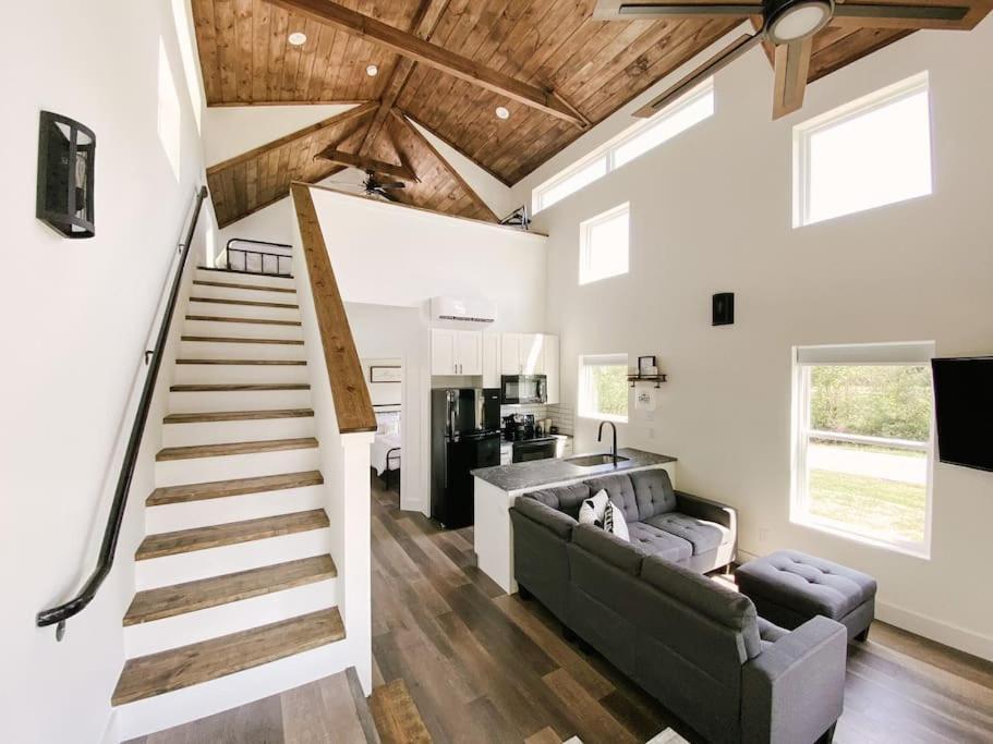 Modern Smoky Mountain Tiny House *