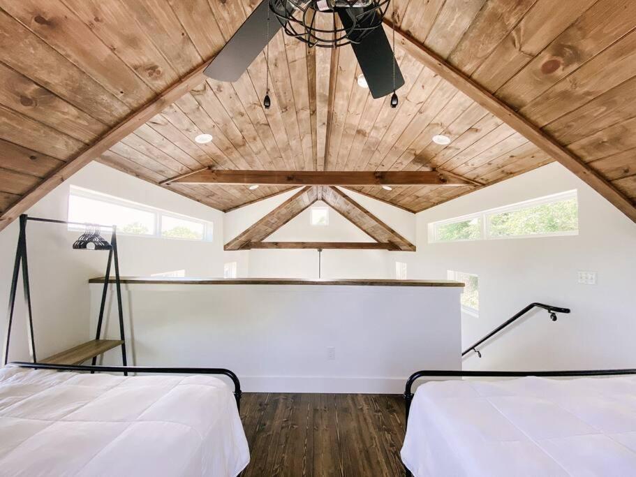 Modern Smoky Mountain Tiny House Apartment Pigeon Forge