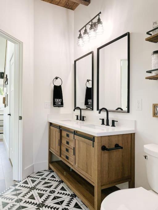 Apartment Modern Smoky Mountain Tiny House
