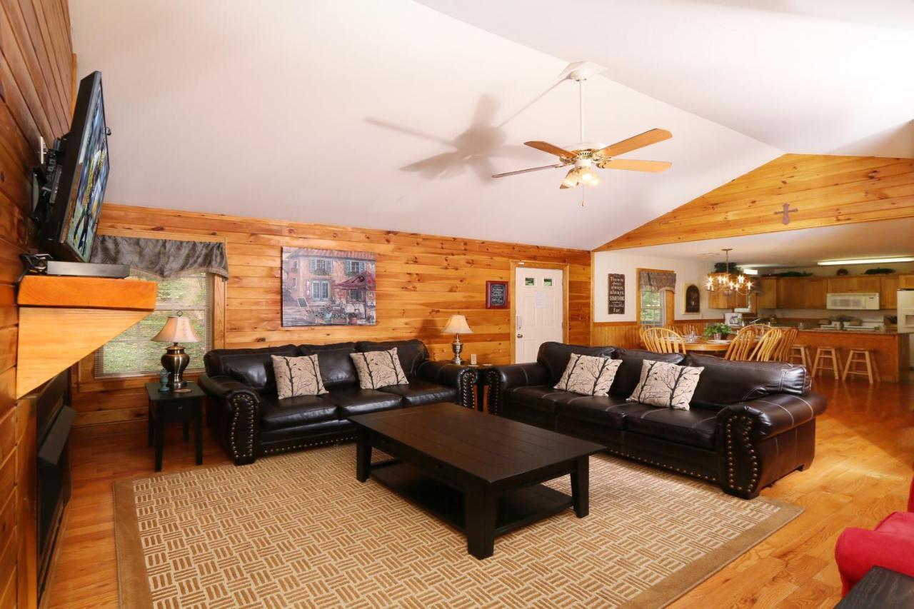 Holly Grove #1 Chalet Pigeon Forge