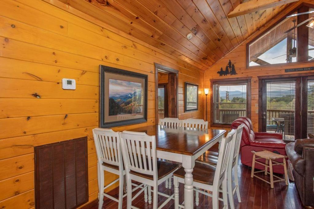 About The View-free Dollywood Ticket, 5 Bedroom 4 Bath Family Retreat W Mountain Views, Privacy * Pigeon Forge