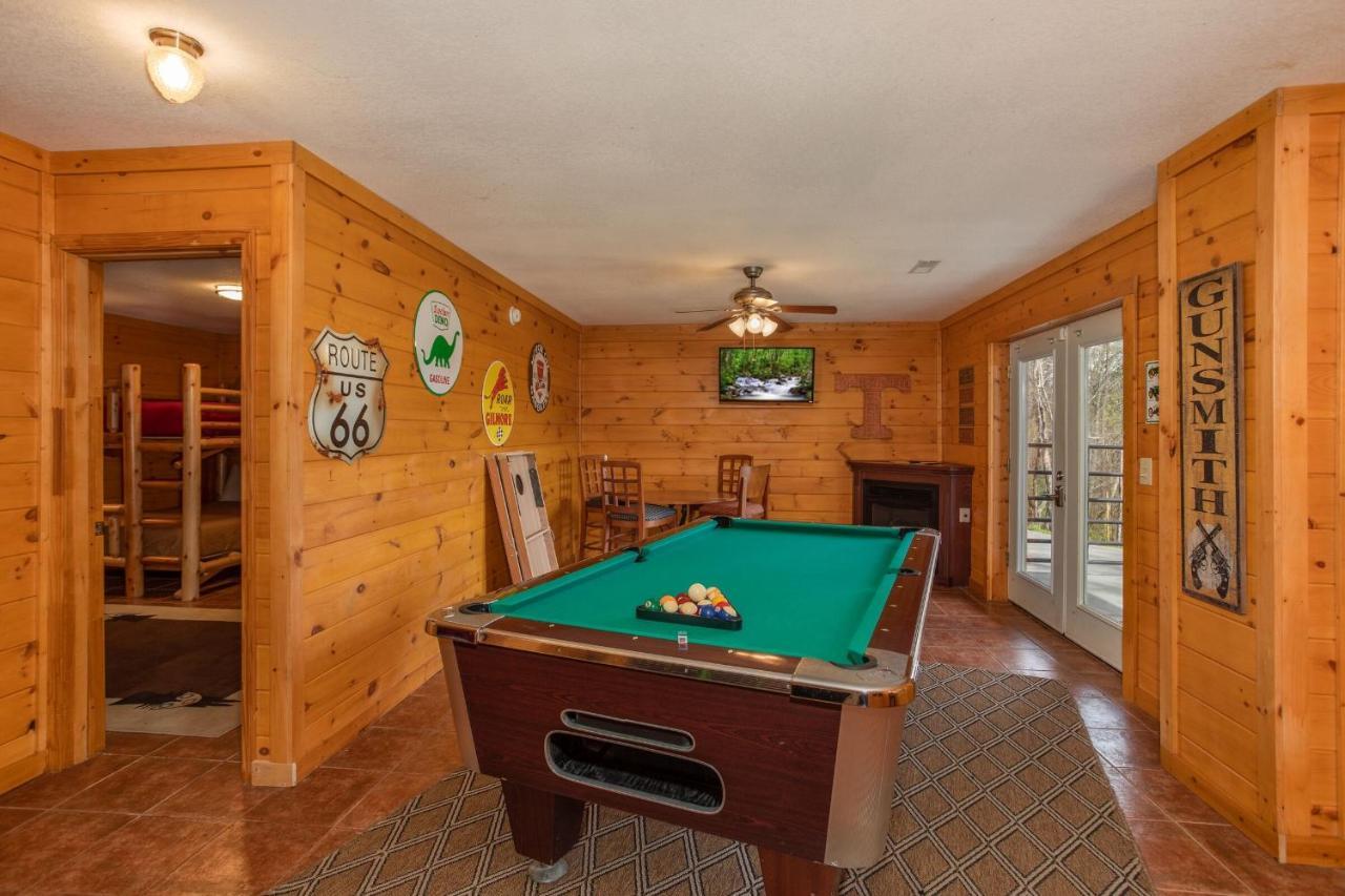Holiday home About The View-free Dollywood Ticket, 5 Bedroom 4 Bath Family Retreat W Mountain Views, Privacy *
