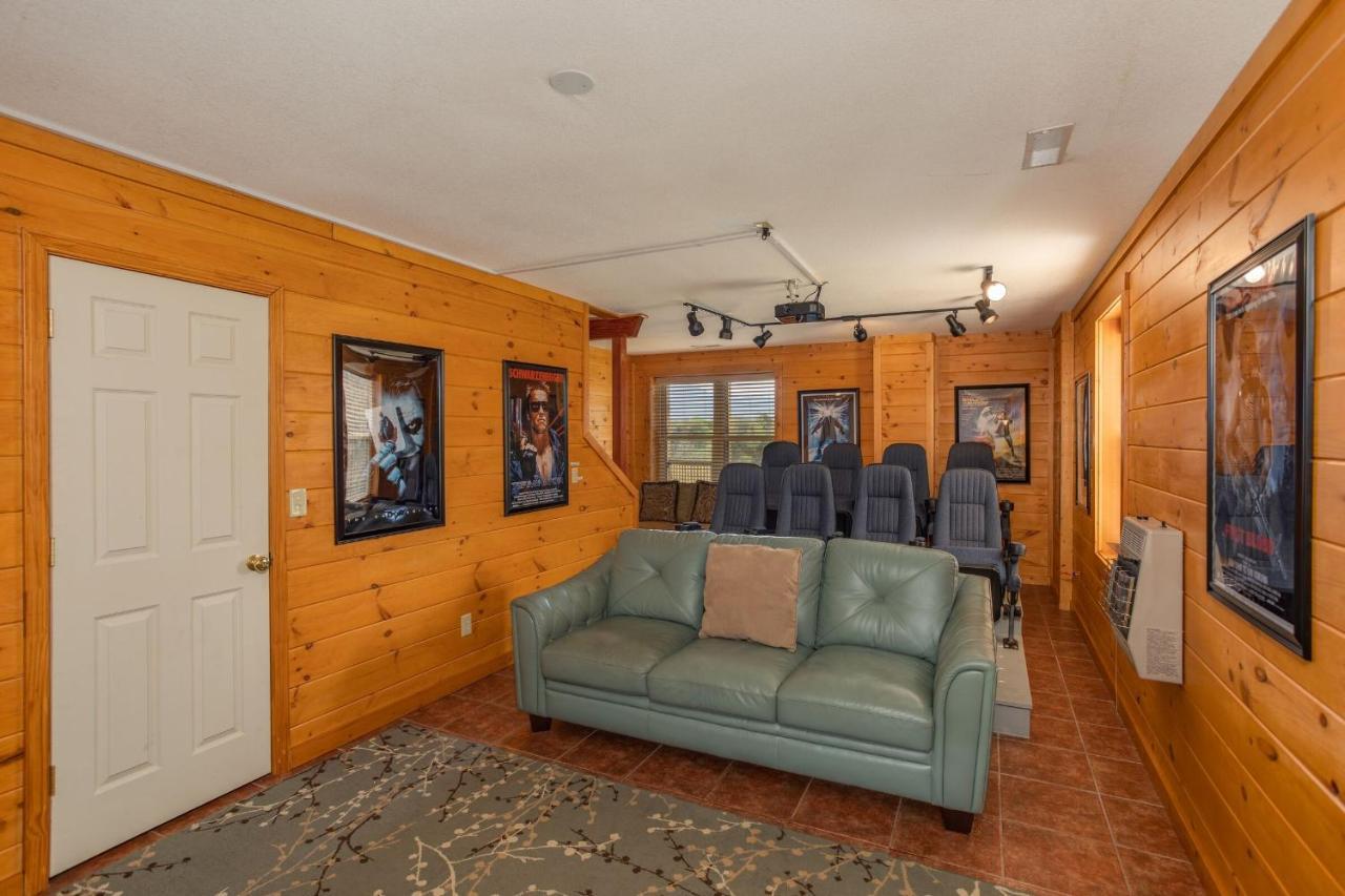 Holiday home About The View-free Dollywood Ticket, 5 Bedroom 4 Bath Family Retreat W Mountain Views, Privacy