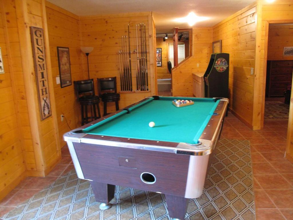 About The View-free Dollywood Ticket, 5 Bedroom 4 Bath Family Retreat W Mountain Views, Privacy