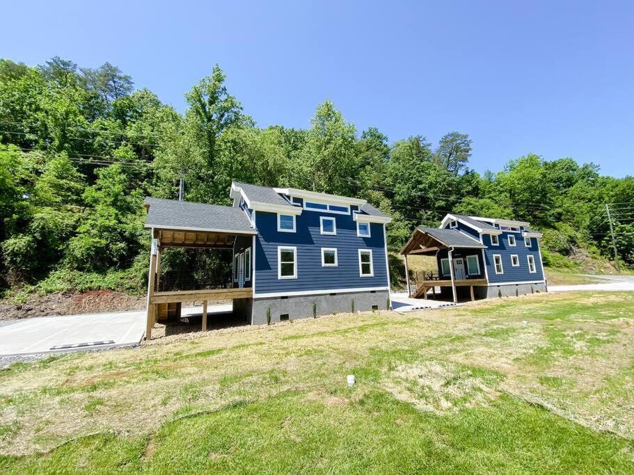 Modern Smoky Mountain Tiny House