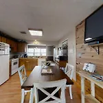 Heaven\'S Door Cabin