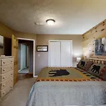 Heaven\'S Door Cabin