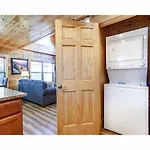 Robins Nest - Wc Accessible, Views, Community Pool