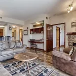 Gorgeous 2Bd 2Bth Condo With Mountain Views Pool Hot Tub Game Room Close To Parkway