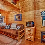 Pigeon Forge Tiny Home Hike, Sip And Explore!