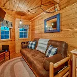 Pigeon Forge Tiny Home Hike, Sip And Explore!