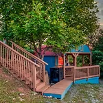 Pigeon Forge Tiny Home Hike, Sip And Explore!