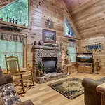 Mystic Mountain - Great Location! Close To All The Action! Cabin