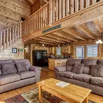 Ern864 - The Cedars - Great Location! Close To All The Action! Cabin