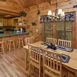Er302 - Best Of Times Great Location-Close To Town Cabin