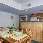 Colonial Crest 110 - Great Location! - You Can Walk To Town! Condo