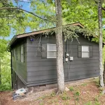 Pet Friendly Super Cozy Mtn Retreat Wfirepit