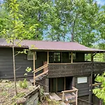 Pet Friendly Super Cozy Mtn Retreat Wfirepit