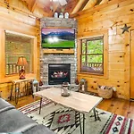 Charming Cabin W/ Hot Tub, Game Room, Top Location