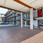 Americana Inn A Travelodge By Wyndham