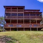 Ern864 - The Cedars - Great Location! Close To All The Action! Cabin