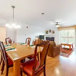 Cedar Lodge