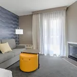 Comfort Inn & Suites At Dollywood Lane