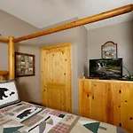 Cozy 2Br Cabin Just 5 Min To Dollywood Hot Tub Free Attraction Tickets