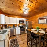 Dreaming Tree Cabin