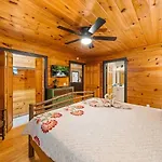 Dreaming Tree Cabin