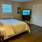 La Casita- King Suite, 3 Minutes To Parkway