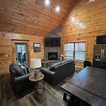 Pf Plunge 4 Bedroom Cabin Private Indoor Pool Game Room Hot Tub Prime Location