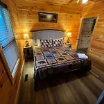 Pf Plunge 4 Bedroom Cabin Private Indoor Pool Game Room Hot Tub Prime Location