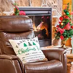 Xmascabins By Smokystays- Christmas Themed Year Round!