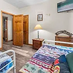 Hey Diddle Diddle Cabin
