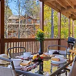 Dollywood Delights By Ghosal Luxury Lodging