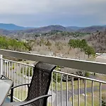 Hardy Party Whispering Pines 554