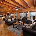 5Br Sleeps 20 Putt Putt Gameroom Hot Tub Free Attraction Tickets