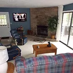 Hillbilly Hilton Chalet