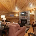 Log Cabin! 1Mile From The Action! Private Lane! Hot Tub! Pool Table!
