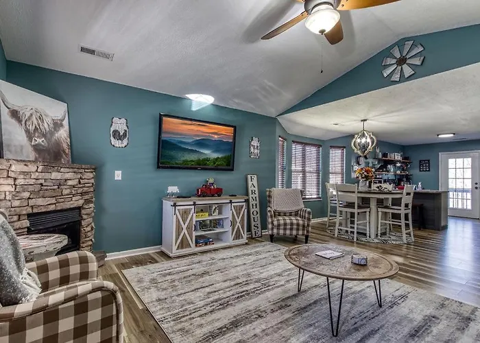 The Mason Jar, Hot Tub, Wifi, 1089 Free Tickets Each Paid Day, Dollywood And More!