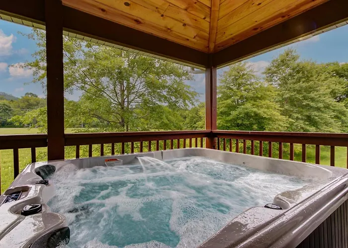 3 Master Bedrooms - Sleeps 10 - Location - Game Room - Hot Tub