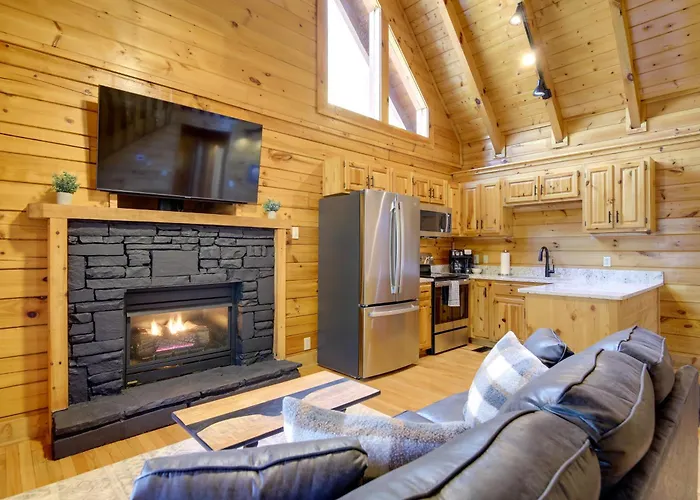 Pigeon Forge Vacation Rental With Private Hot Tub!