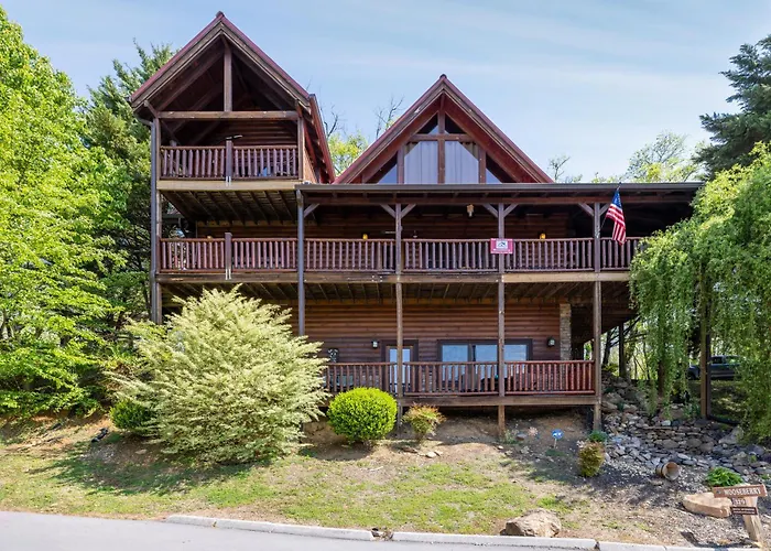 Experience Comfort And Tranquility At Mooseberry Just Minutes From Top Attractions