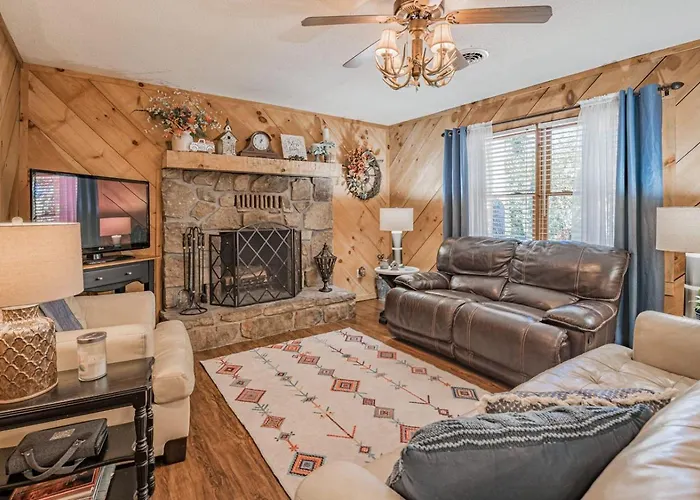 Wooded Bliss Hot Tub Single Level Cabin With No Steps Rocking Chairs And Wooded Views