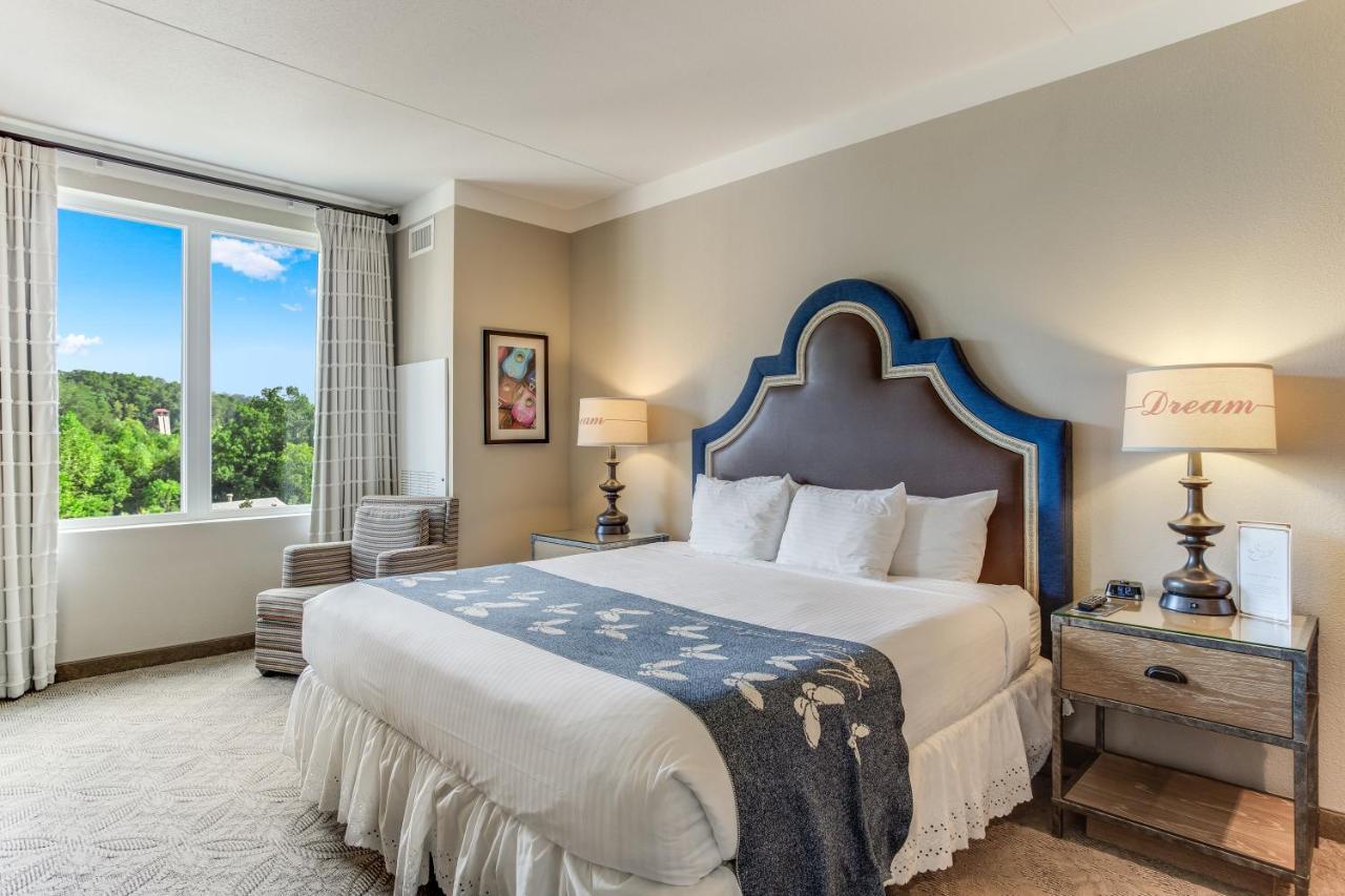 Dollywood's Dreammore And Resort
